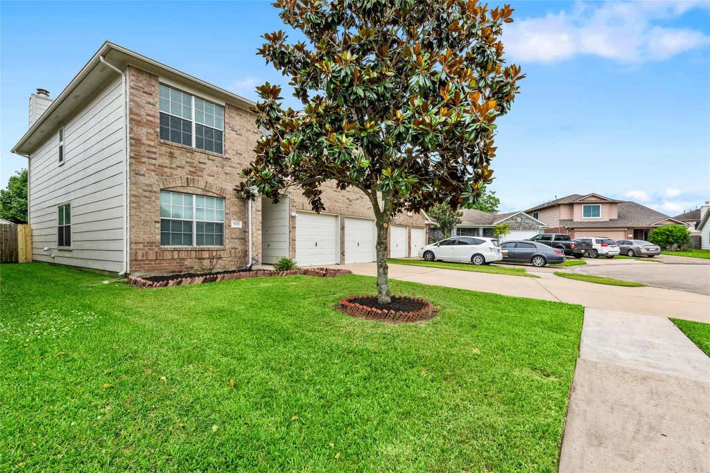 Photo of 13515 Naples Bridge Road, Sugar Land, TX 77498 (MLS # 56399651)