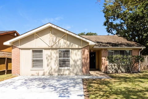 Homes For Rent - 13427 Boonway Drive<br/> Houston, TX 77045