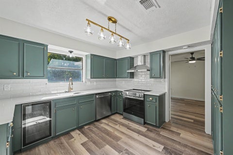 Photo of 17005 White Birch Lane, Conroe, TX 77385 (MLS # 36427501)
