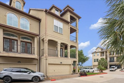 Photo of 18725 Egret Oaks Lane, Webster, TX 77058 (MLS # 35162178)