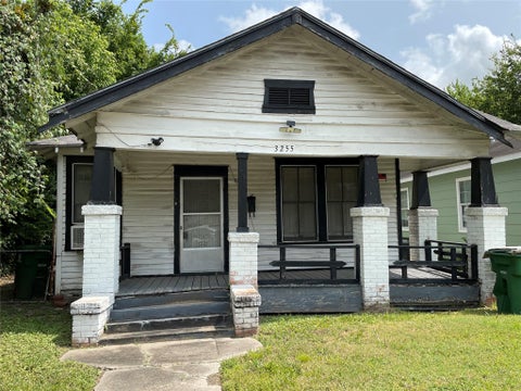 Photo of 3255 Reeves Street, Houston, TX 77004 (MLS # 43402024)