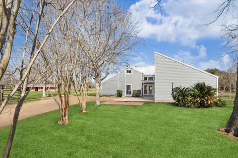 1203 Half Moon Drive Wharton TX 77488