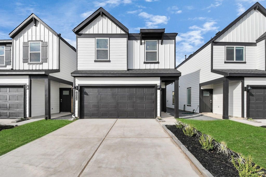 Photo of 12316 Basilwood Drive, Houston, TX 77047 (MLS # 35578116)