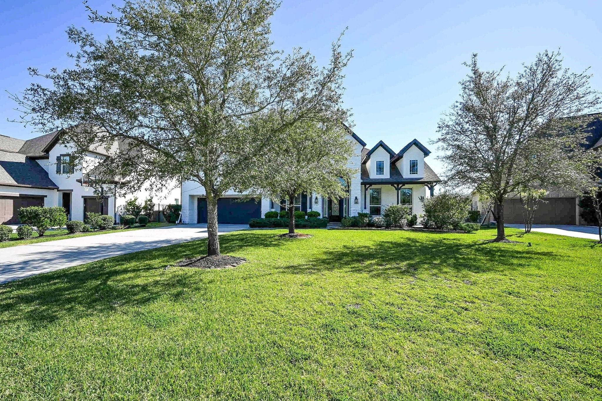 34 Jaden Oaks Place