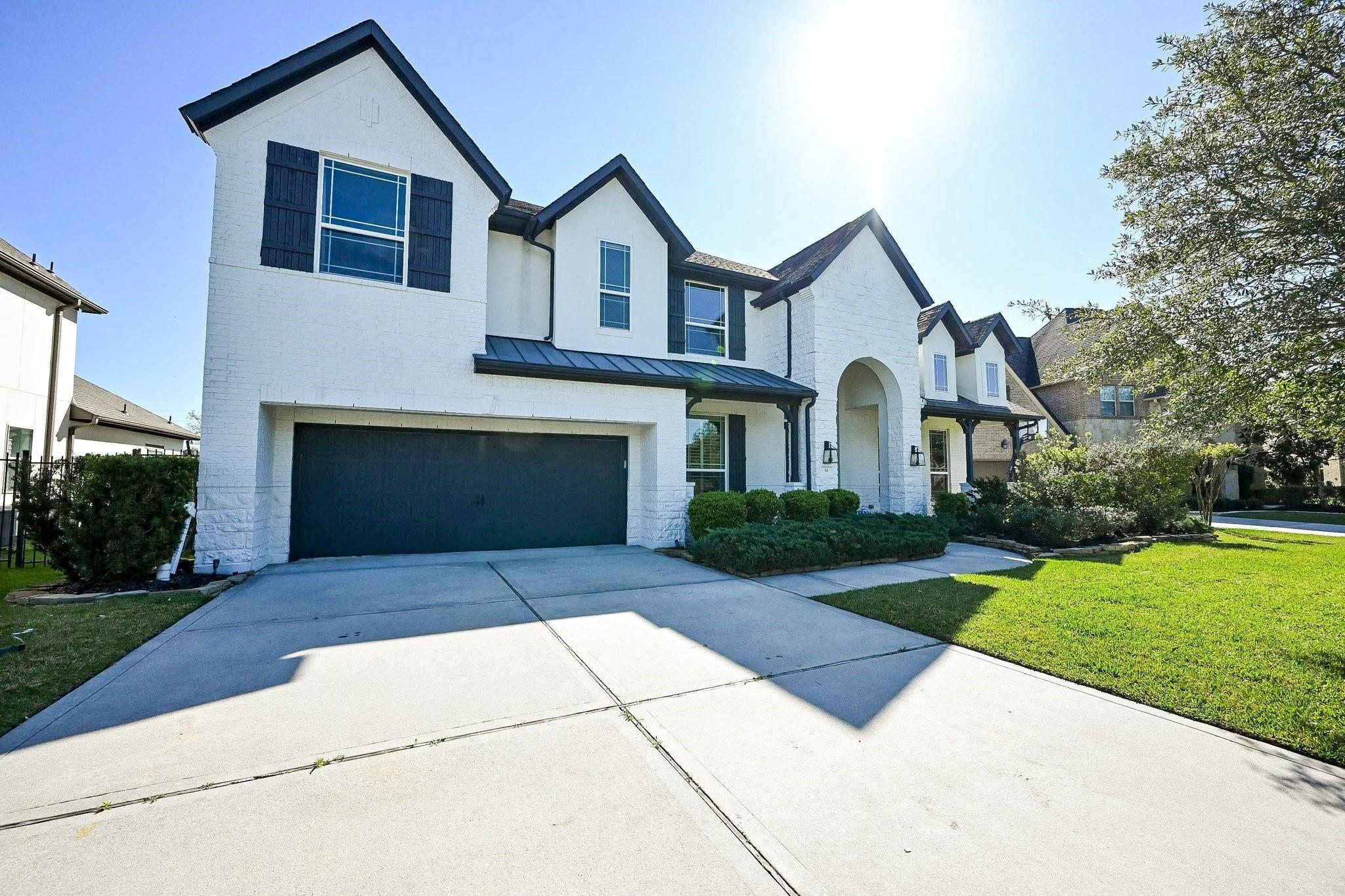 34 Jaden Oaks Place
