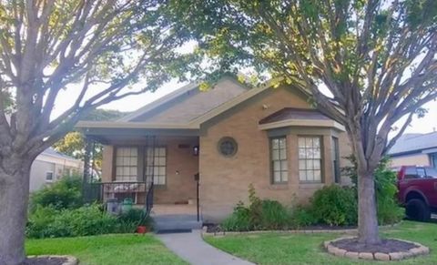 Photo of 4808 Woodrow Dr AVE, Galveston, TX 77551 (MLS # 94425095)