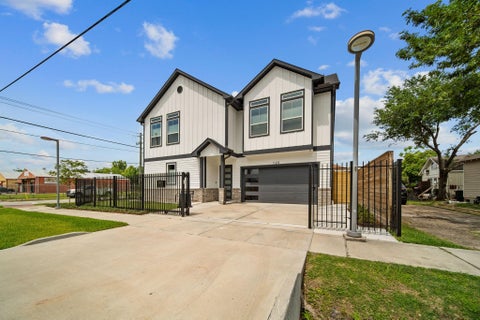 Photo of 120 Adams Street, Houston, TX 77011 (MLS # 6983765)