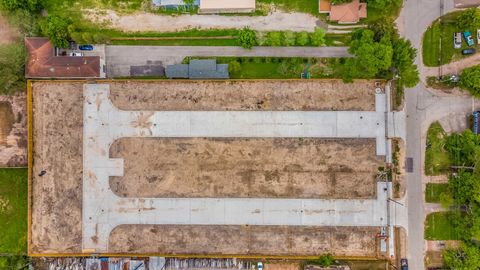 8906 Knoll Leaf Street Houston TX 77080