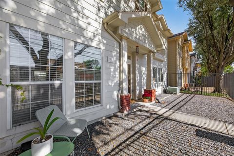 Photo of 313 Hogan Street, Houston, TX 77009 (MLS # 6985872)