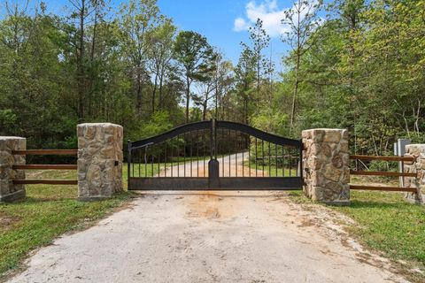 Photo of 1868 S Fm 1988, Livingston, TX 77351 (MLS # 4896365)