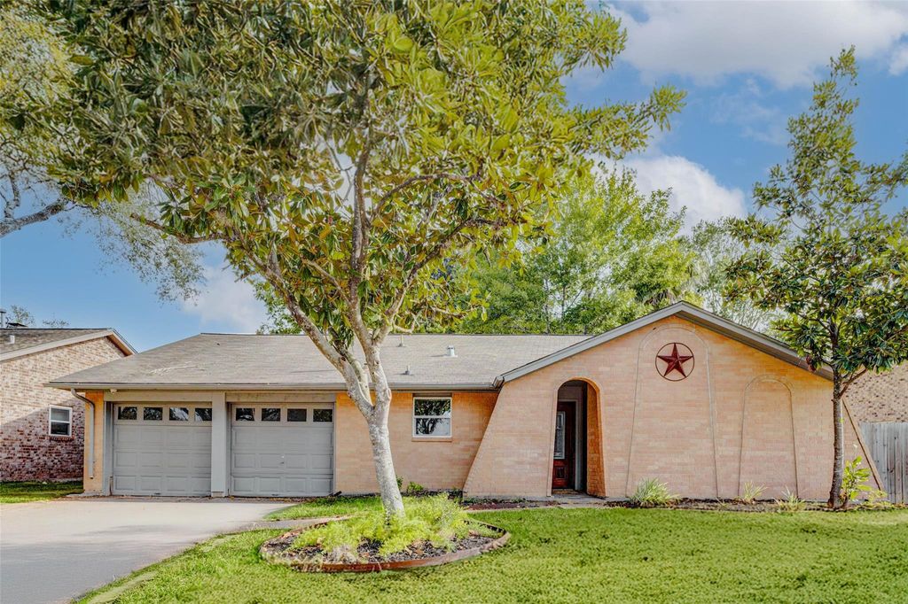 Photo of 15531 Edenvale Street, Friendswood, TX 77546 (MLS # 10090295)