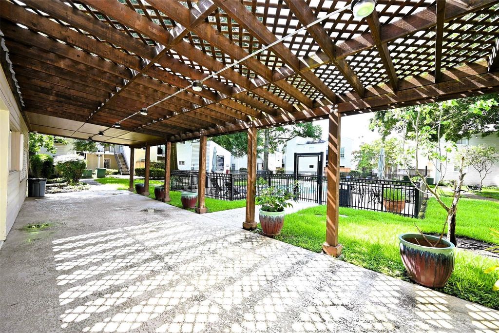 Photo of 9809 Richmond Avenue #G1, Houston, TX 77042 (MLS # 34103483)