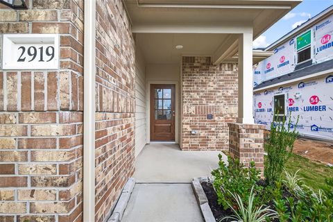 Photo of 2810 Rockwood Drive, Iowa Colony, TX 77583 (MLS # 68353464)