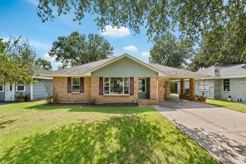 Photo of 6031 Moonmist Drive, Houston, TX 77081 (MLS # 44211998)