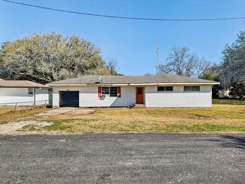 Homes For Sale - 2029 9th Street<br/> High Island, TX 77623