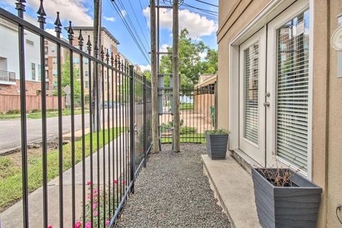 Tiny photo for 207 Knox Street, Houston, TX 77007 (MLS # 57251191)