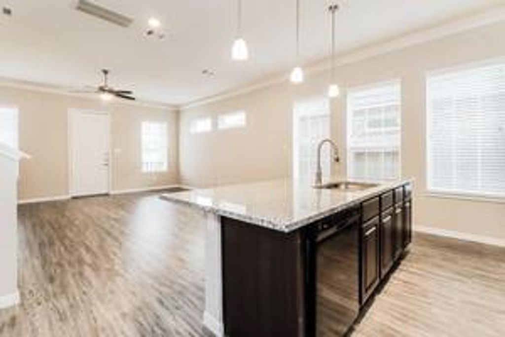 Photo of 6569 Jewel Stone Lane, Dickinson, TX 77539 (MLS # 95937047)