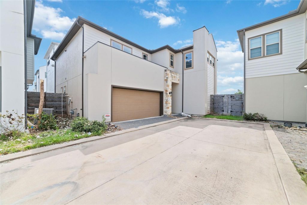 Photo of 12019 Royal Oaks Run Drive Drive, Houston, TX 77082 (MLS # 83040413)