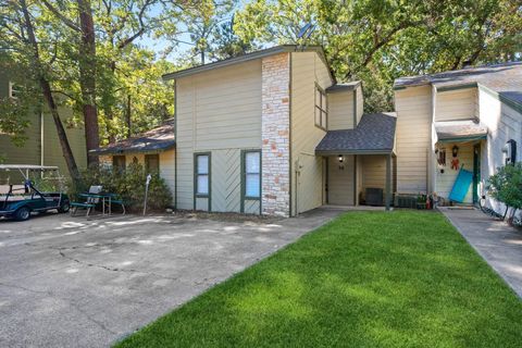 Photo of 94 Villa Way, Coldspring, TX 77331 (MLS # 67969060)