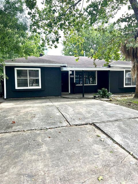 Photo of 2107 Garvey Drive, Pasadena, TX 77506 (MLS # 10825727)