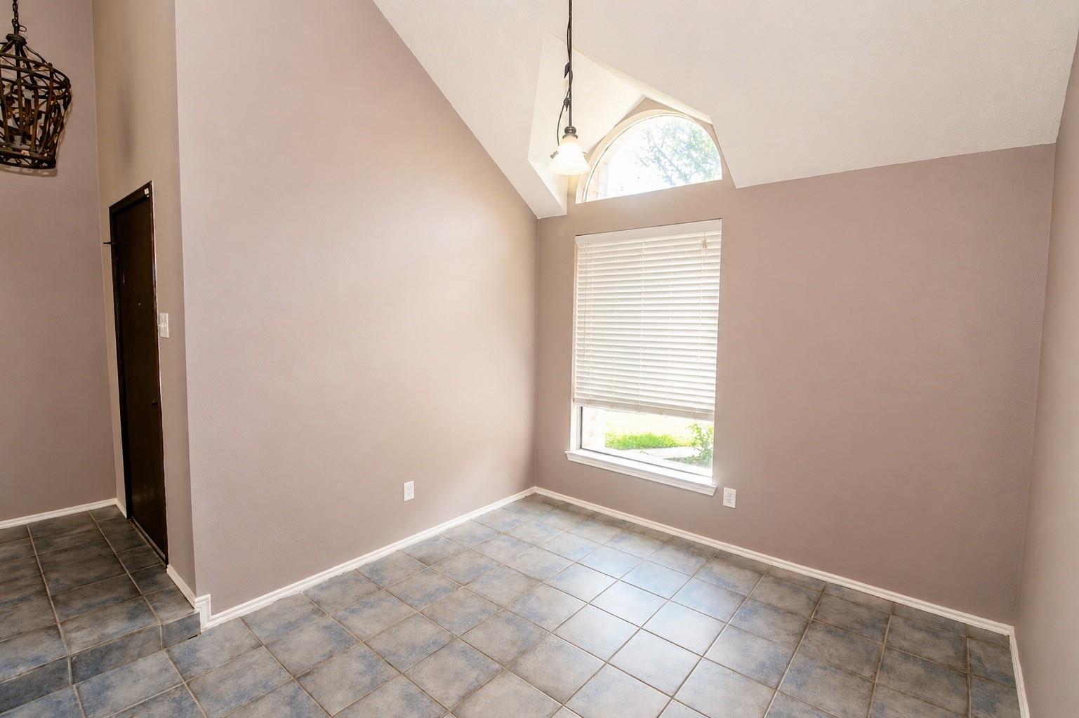 3515 Woodmere Lane