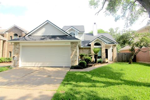 Photo of 3515 Woodmere Lane, Sugar Land, TX 77478 (MLS # 42796661)