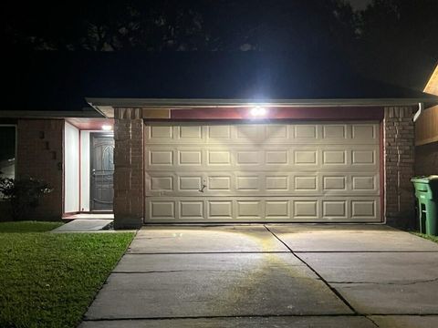 Photo of 3119 Dragonwick Drive, Houston, TX 77045 (MLS # 10595355)