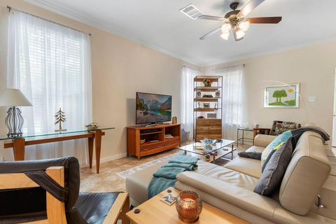 Tiny photo for 3 Avenswood Place, The Woodlands, TX 77382 (MLS # 17387829)