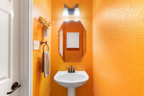 Tiny photo for 3 Avenswood Place, The Woodlands, TX 77382 (MLS # 17387829)