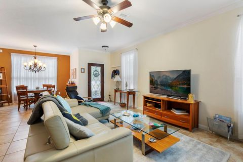 Tiny photo for 3 Avenswood Place, The Woodlands, TX 77382 (MLS # 17387829)