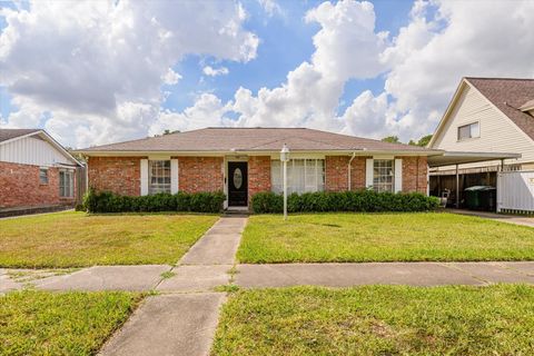 Photo of 9215 Sharpcrest St Street, Houston, TX 77036 (MLS # 63741429)