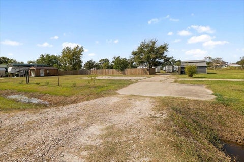 Photo of 307 Bayside Drive, Anahuac, TX 77514 (MLS # 58147024)