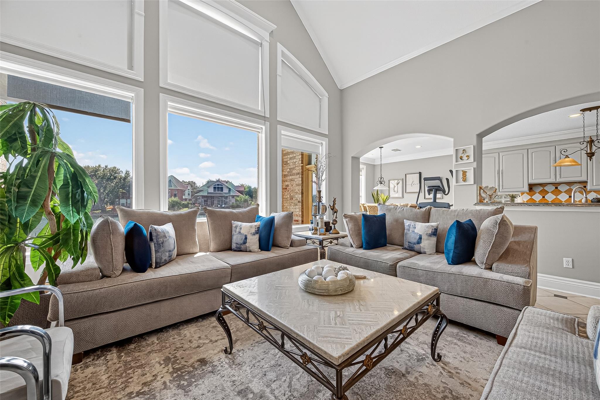 5126 Beacon Point