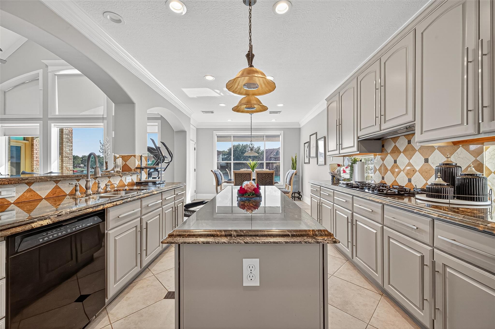 5126 Beacon Point