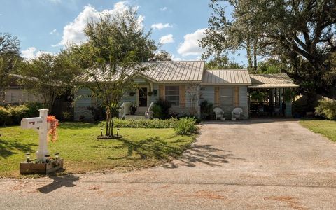 2703 Holly Street Waller TX 77484