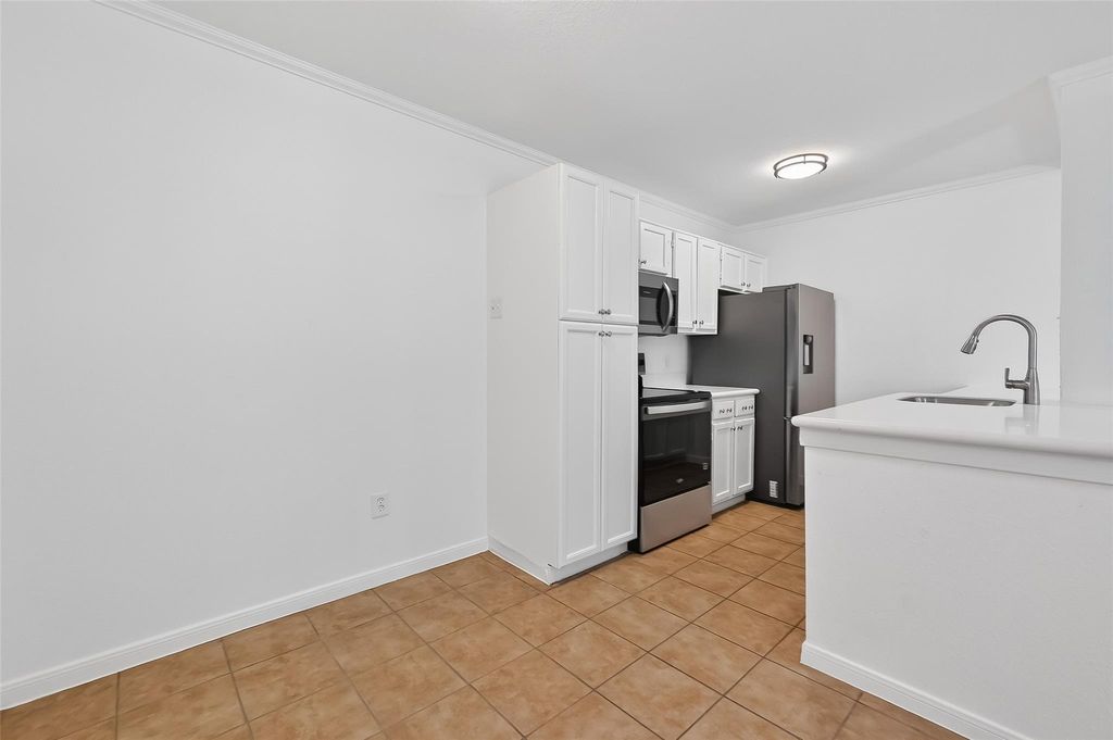 Photo of 3770 Lovers Wood Lane #1006, Houston, TX 77014 (MLS # 17843334)