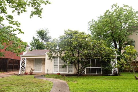 Photo of 4038 Blue Bonnet Boulevard, Houston, TX 77025 (MLS # 89341084)
