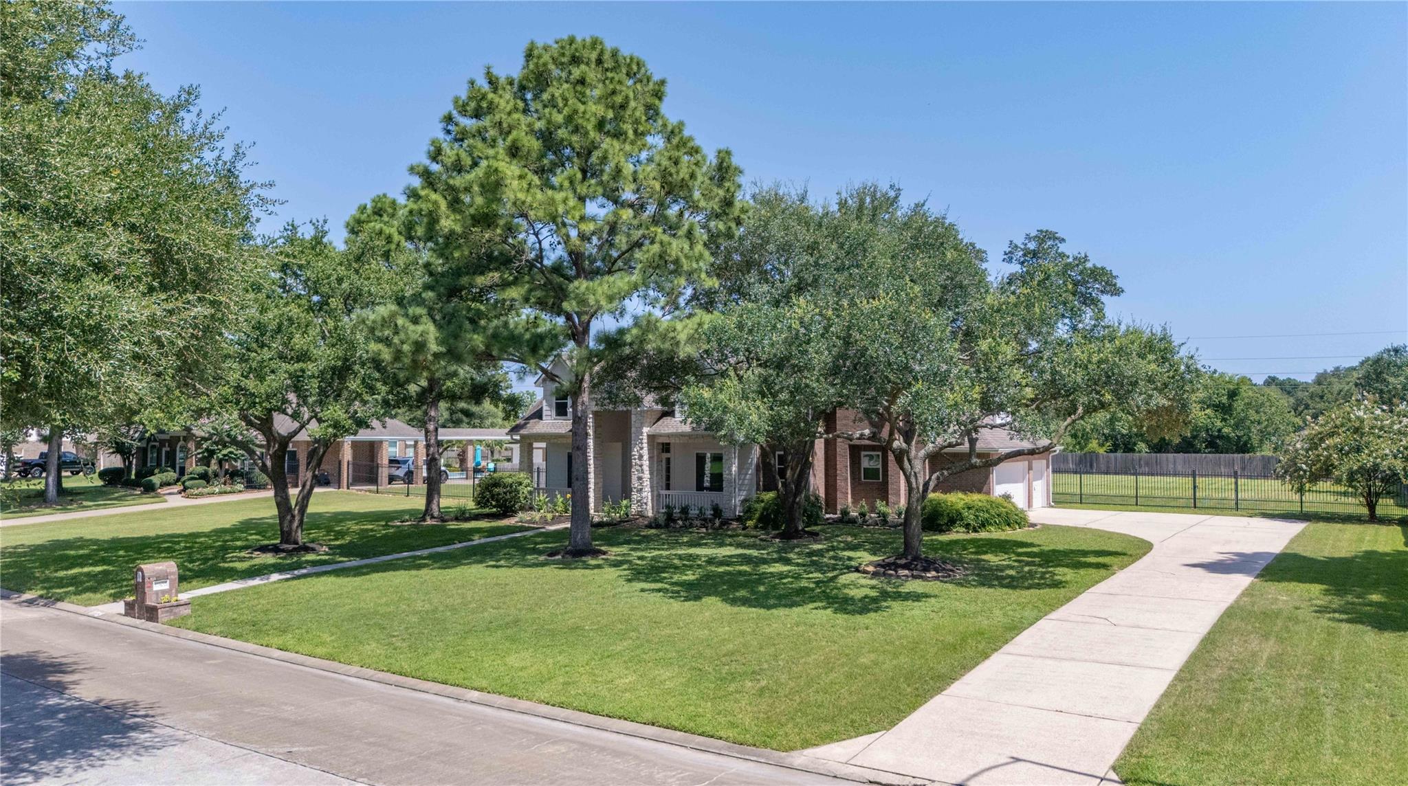 17802 White Oak Hill