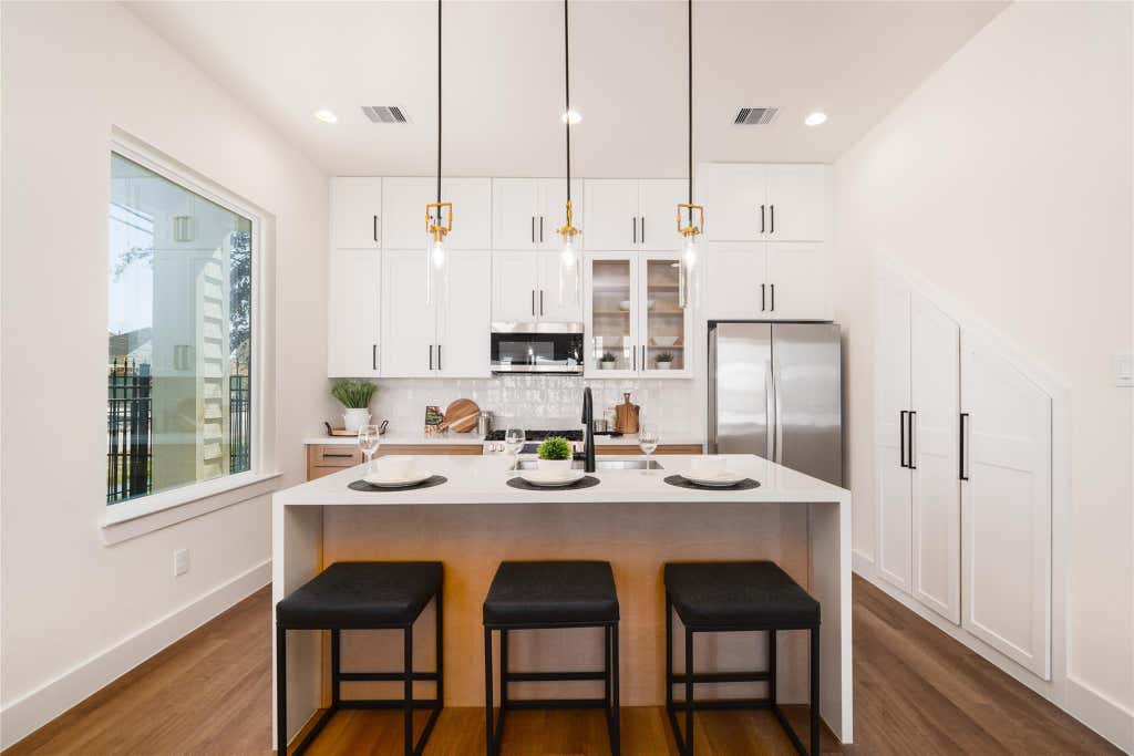 Photo of 8908 Knoll Branch Dr Drive, Houston, TX 77080 (MLS # 10377631)