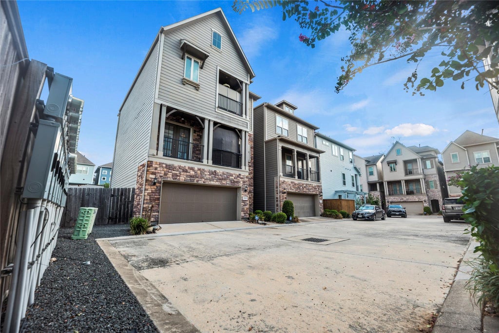 Photo of 11006 Joedell Lane, Houston, TX 77043 (MLS # 10324989)