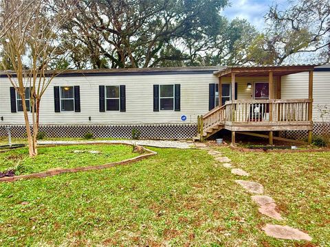 210 Lake Drive Oyster Creek TX 77541