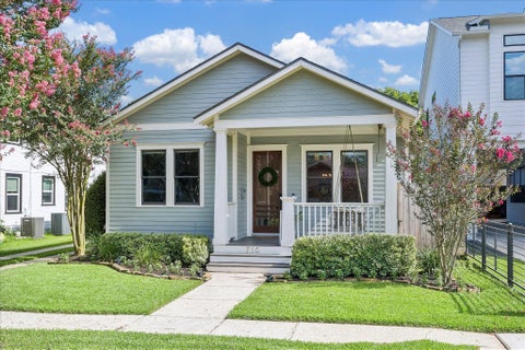 Photo of 710 Redan Street, Houston, TX 77009 (MLS # 16183688)