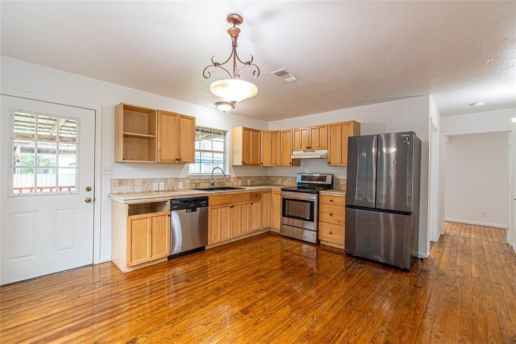 5010 Elm Street