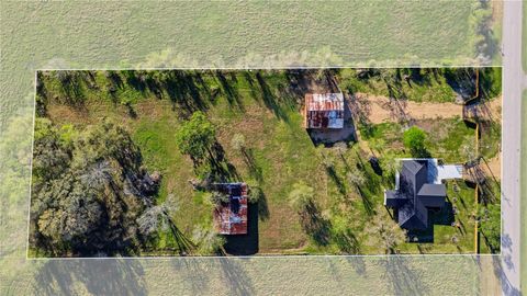 Photo of 6623 County Road 4, Damon, TX 77430 (MLS # 47226471)