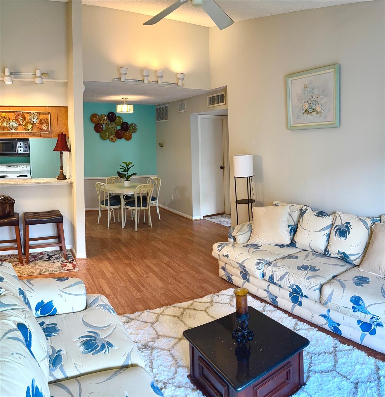 2120 El Paseo Street 310