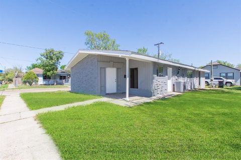 Photo of 312 N Gaillard Street, Baytown, TX 77520 (MLS # 28897299) Photo of 312 N Gaillard Street, Baytown, TX 77520 (MLS # 28897299)