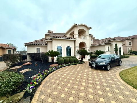 Photo of 2111 Diamond Spring Drive, Houston, TX 77077 (MLS # 21845019)