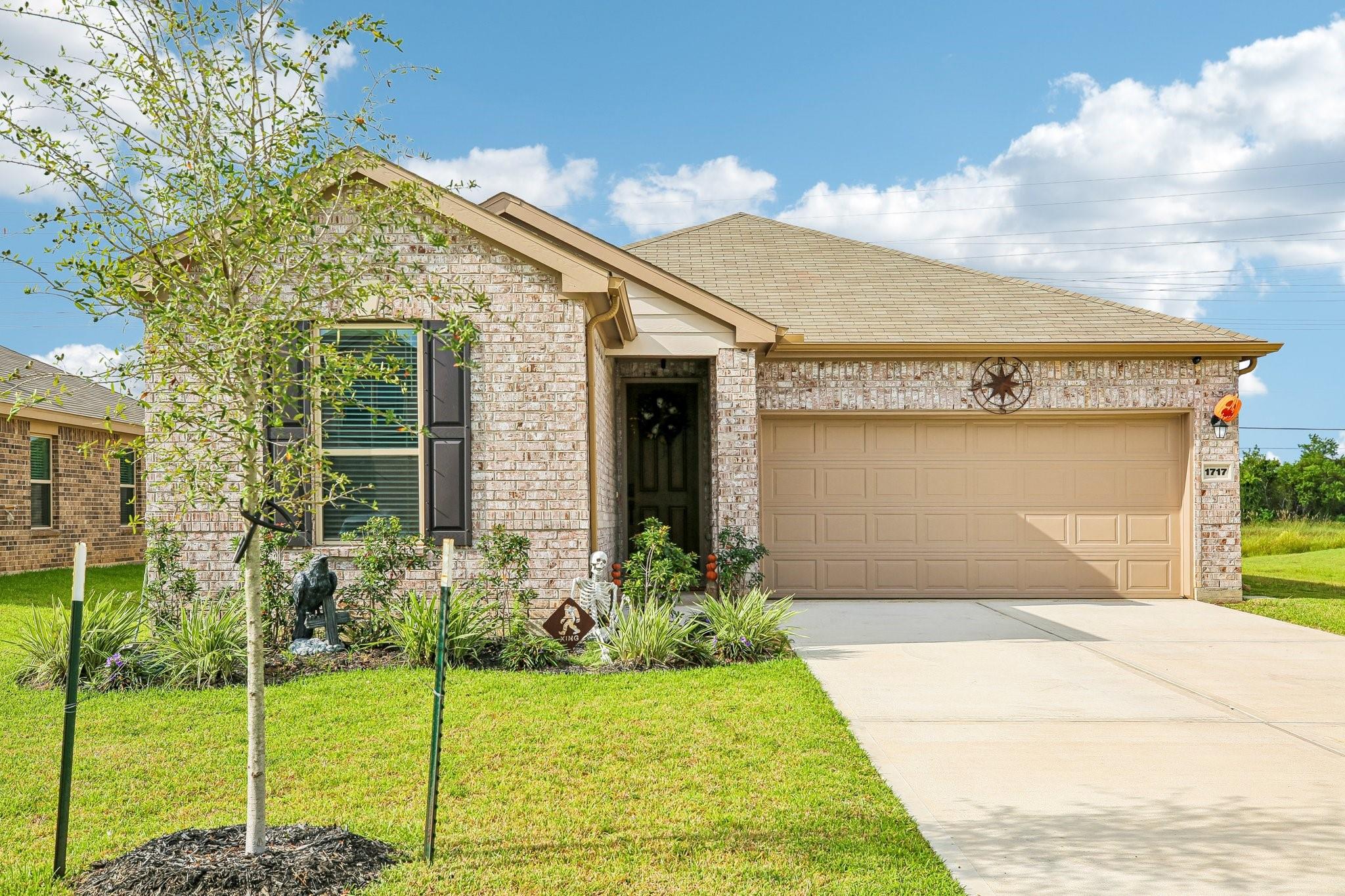 1717 Vista Luna Drive