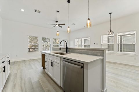 Photo of 723 E 37th Street, Houston, TX 77022 (MLS # 56904867)