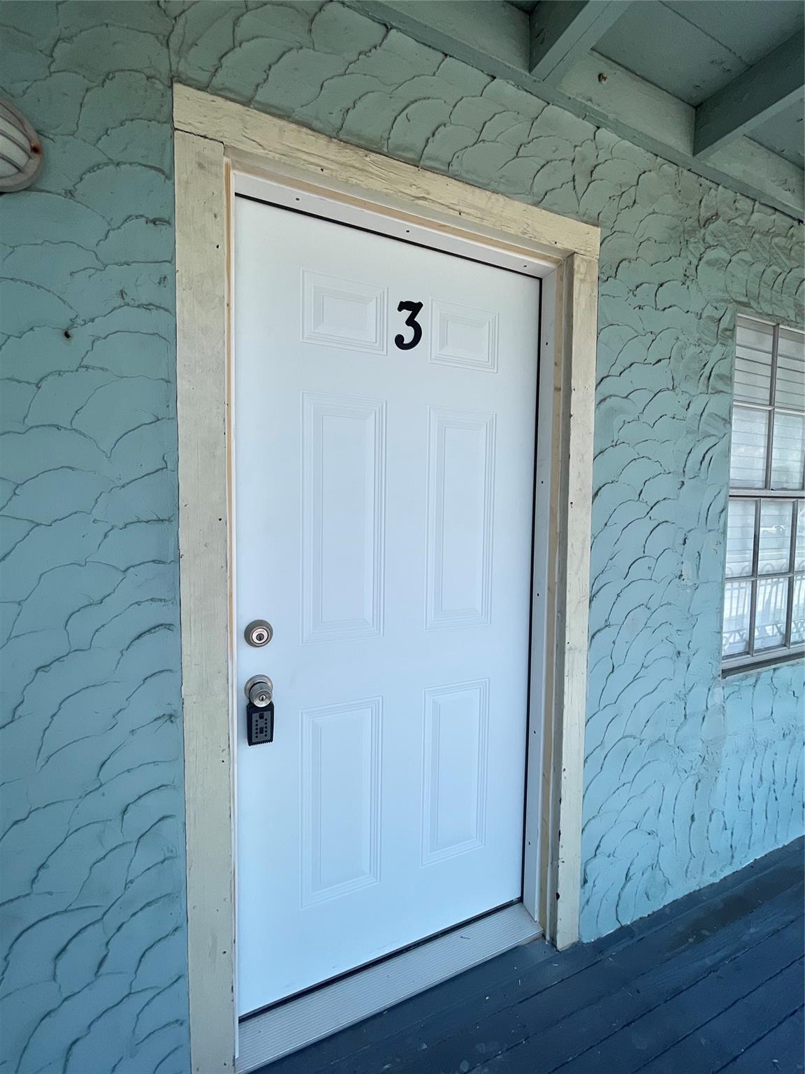 802 Avenue K 3